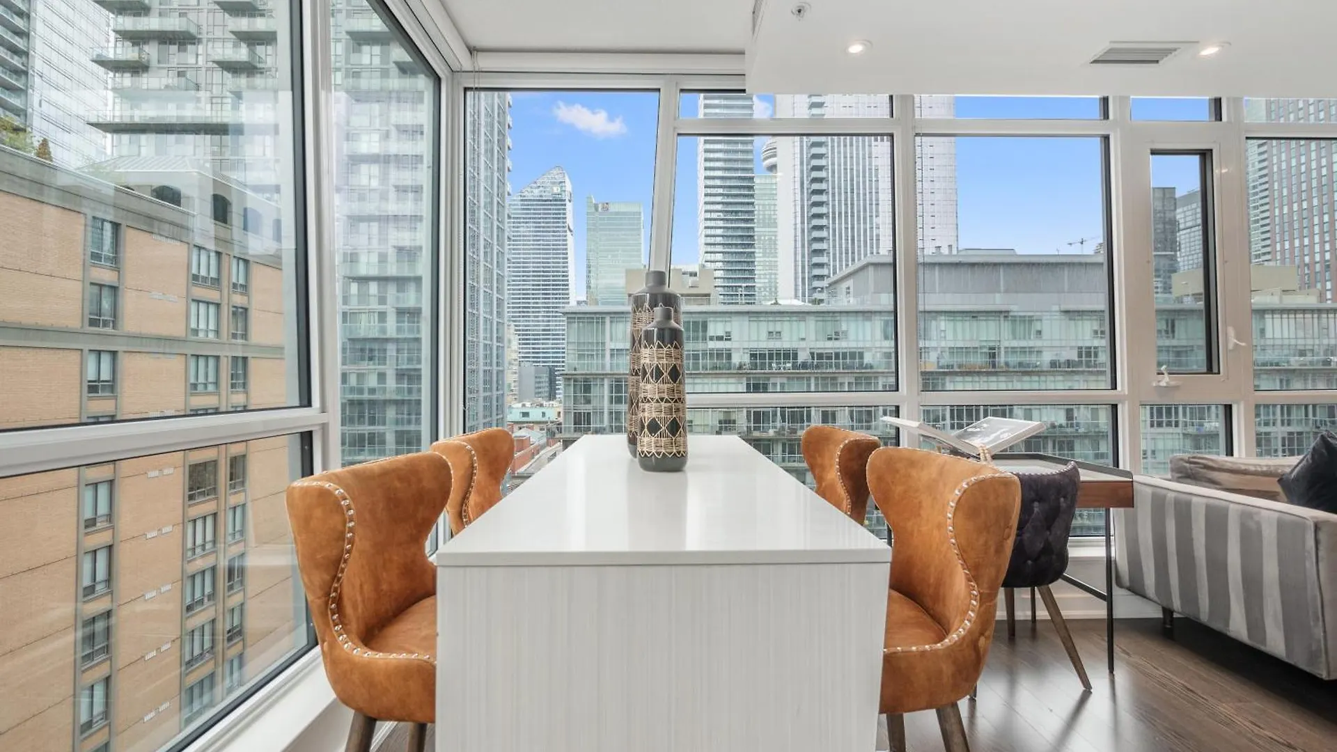 Apartmán Designer Two Bedroom Suite. Toronto Kanada